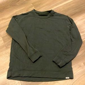 Orvis Crew Sweatshirt olive green adult sizeS tags were removed. Sensor issues.